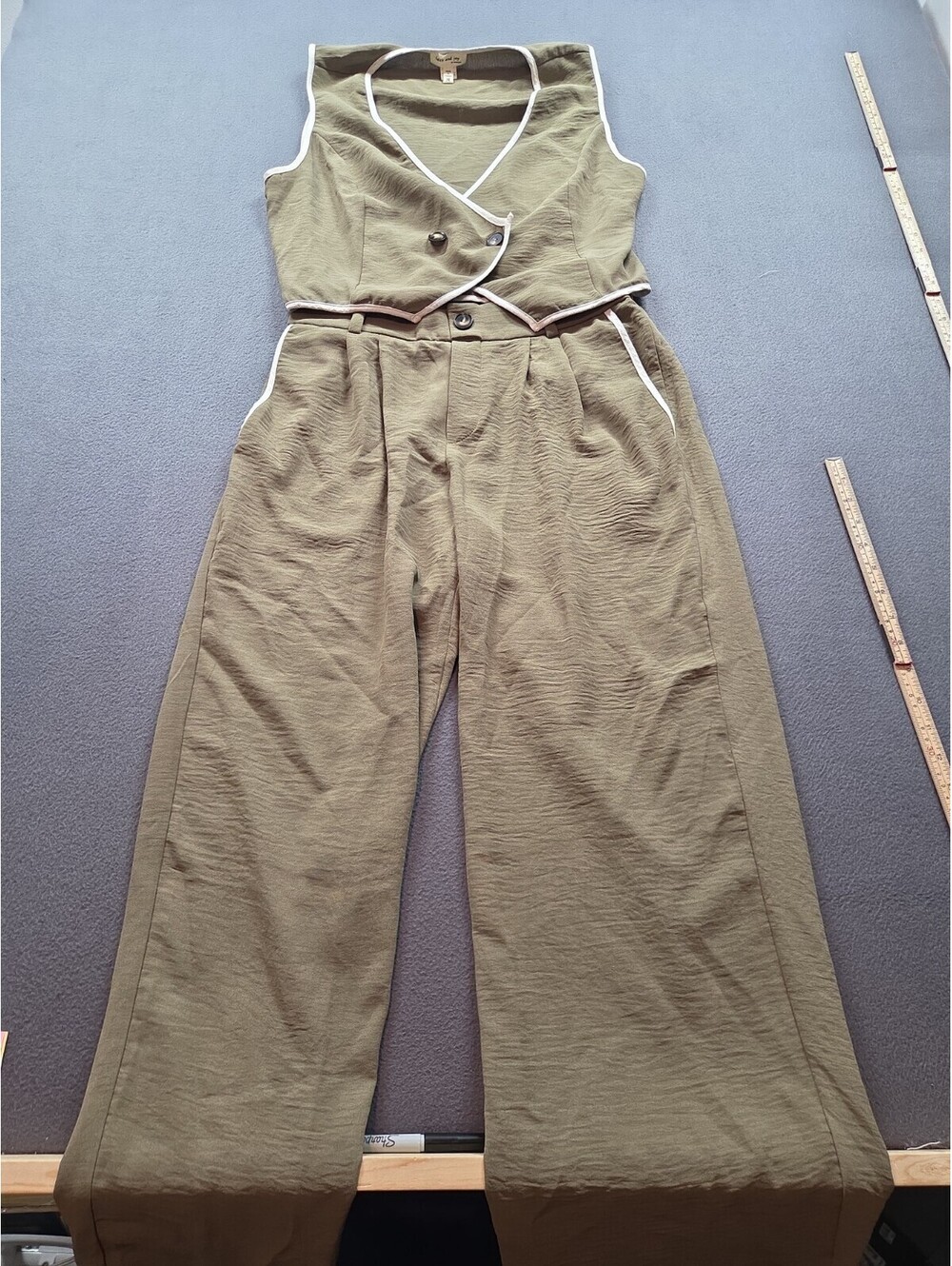 women's green sleeveless vest & wide-leg pants 2pc set by Monteau size M